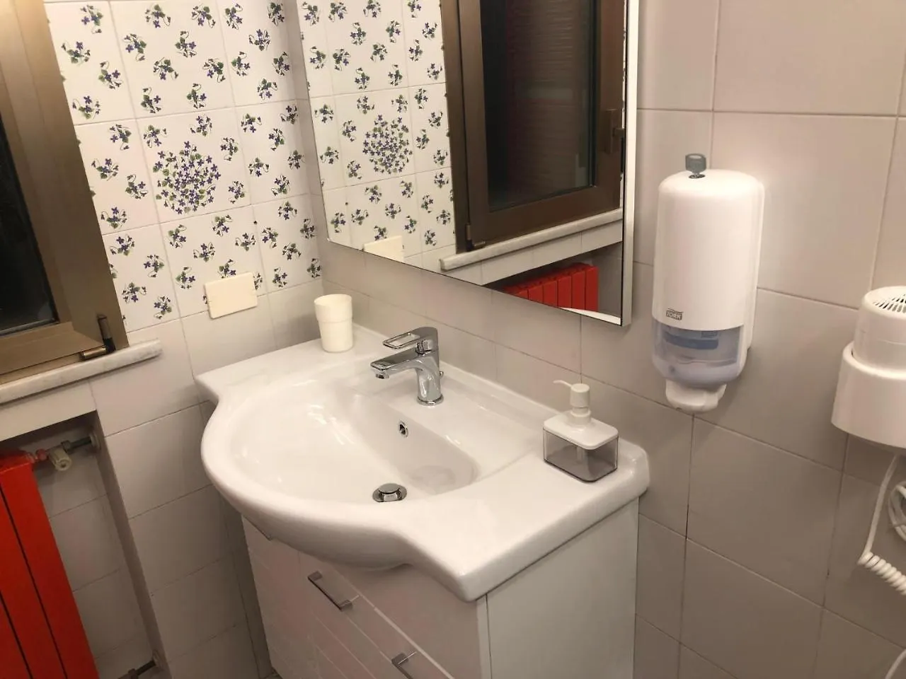 Appartamento 8- Tourist House Bologna - Light House - Self Check-In Italia