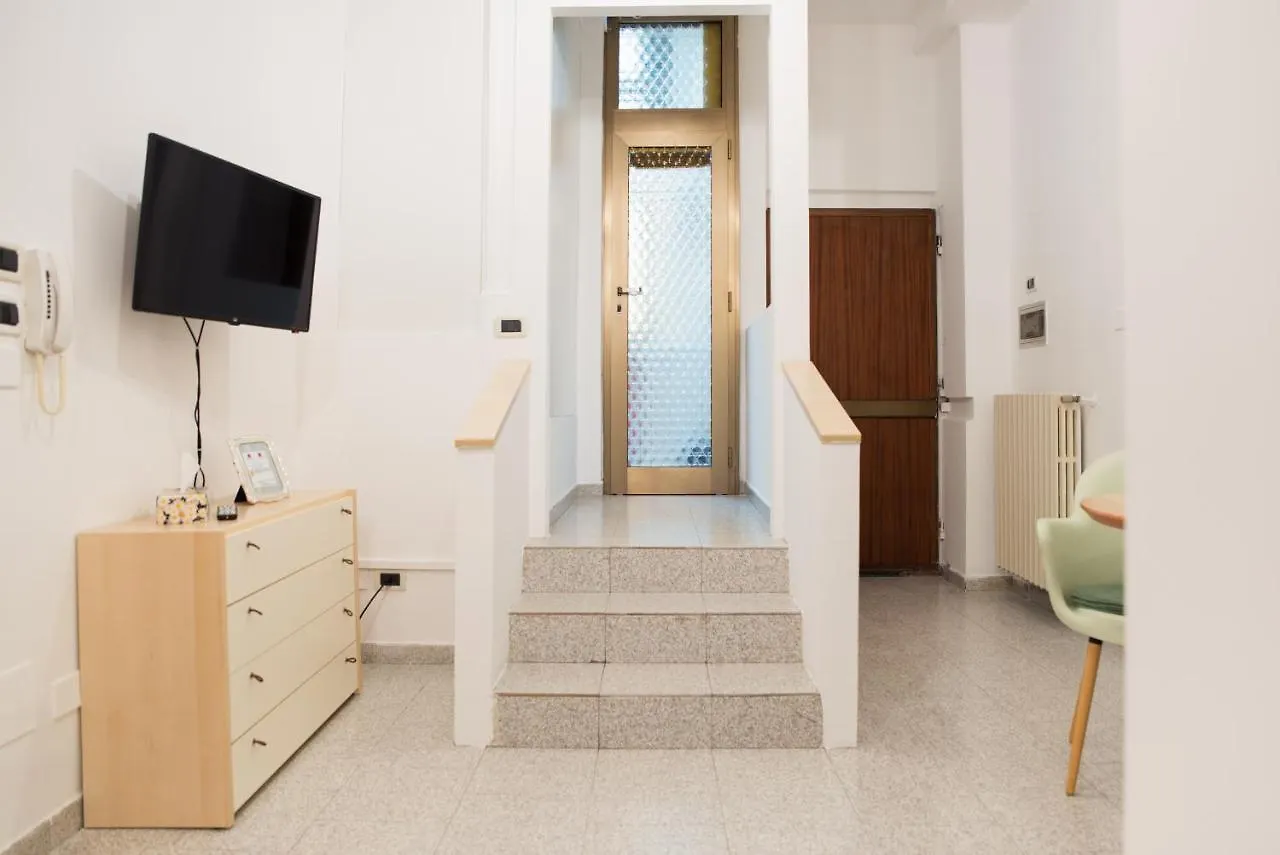 Appartamento 8- Tourist House Bologna - Light House - Self Check-In