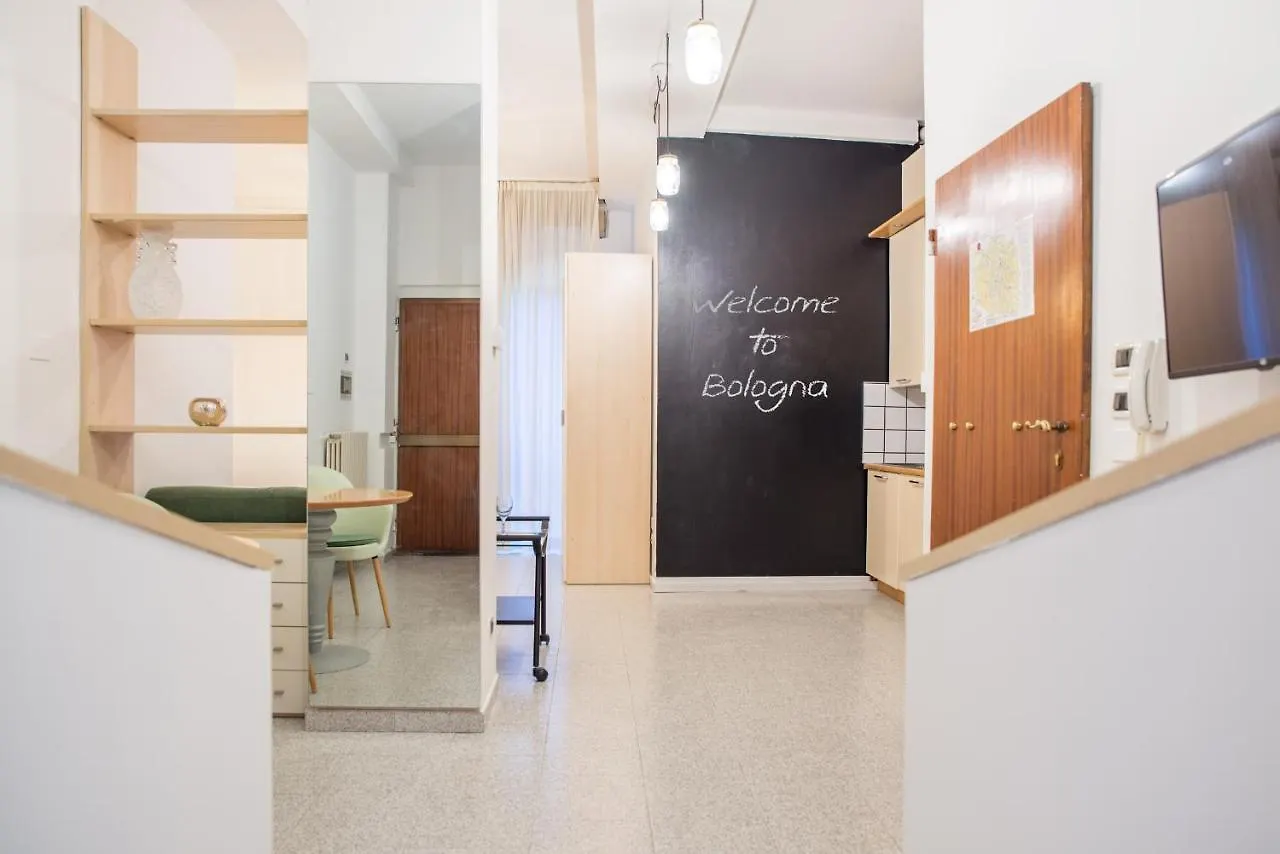 Appartamento 8- Tourist House Bologna - Light House - Self Check-In